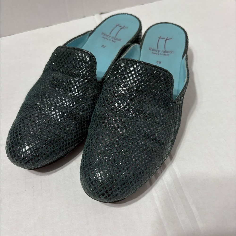 Thierry Rabotin Dark Green Textured Leather Slip On Loafers, Lightweight. EU 39